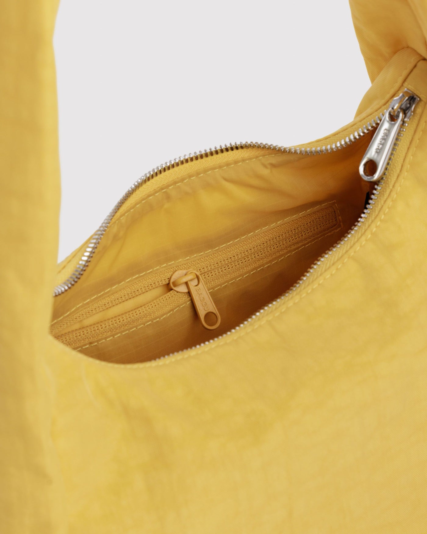 Small Nylon Meringue Bag B8