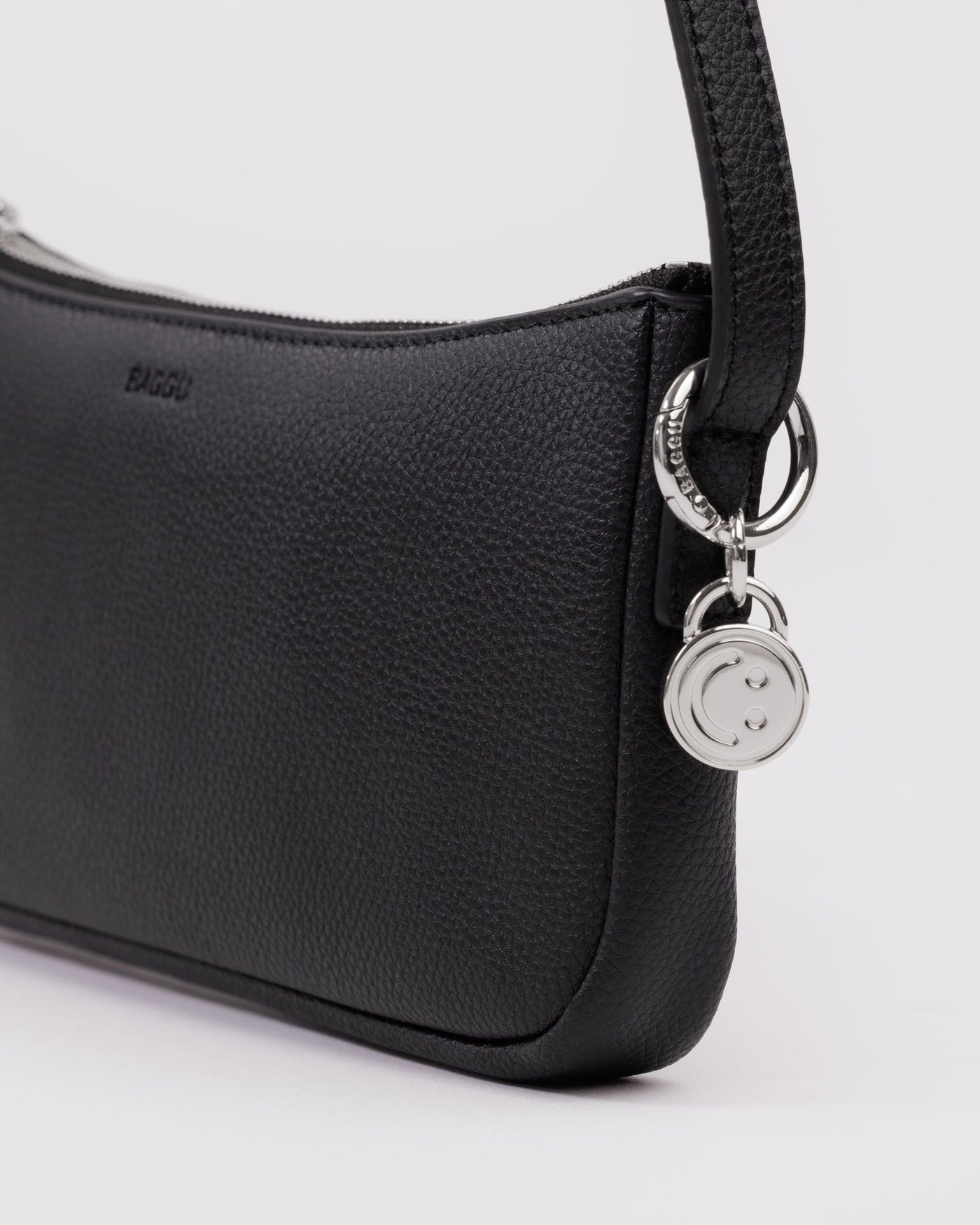 Recycled Leather Pochette U2