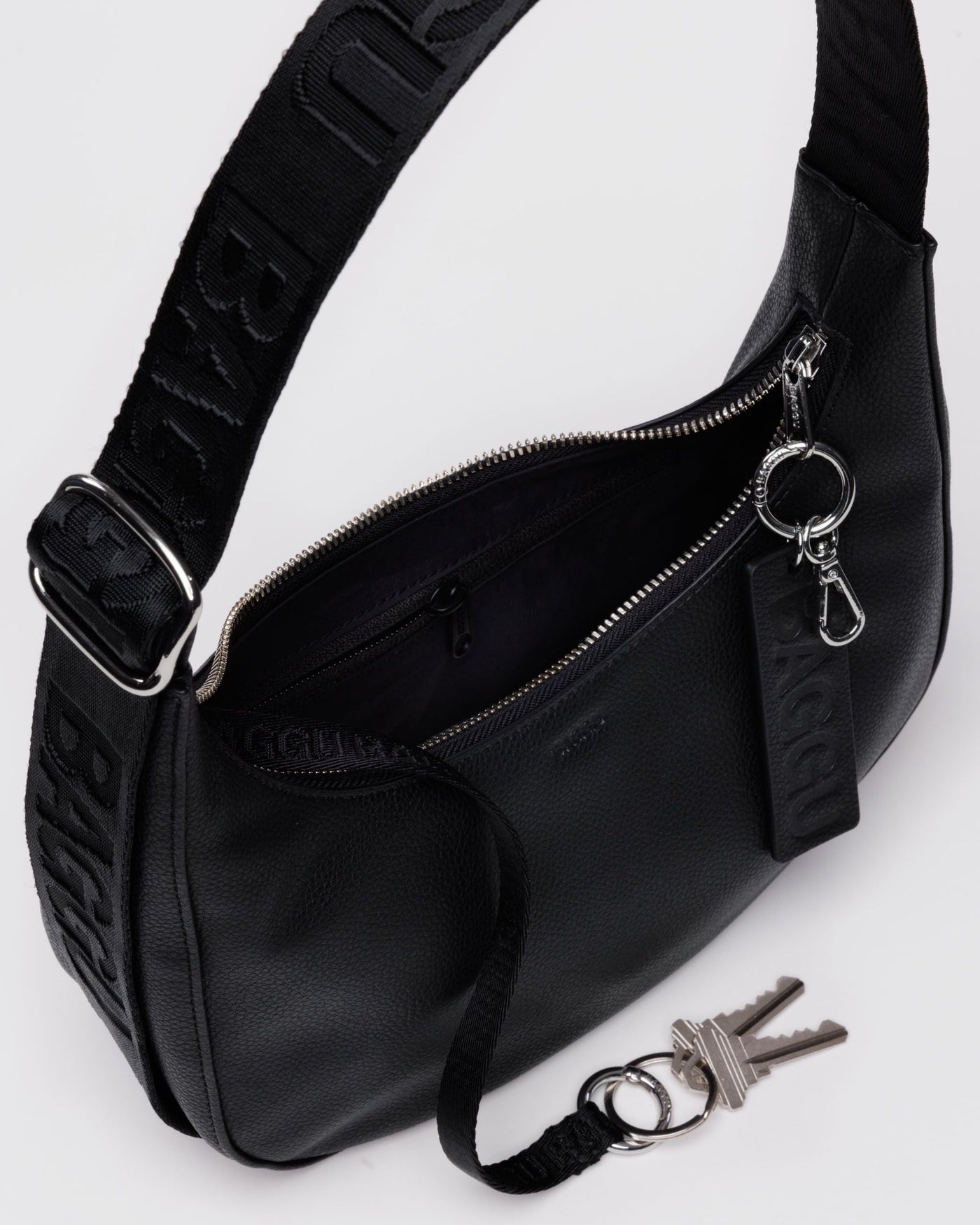 Small Recycled Leather Crescent Bag O5